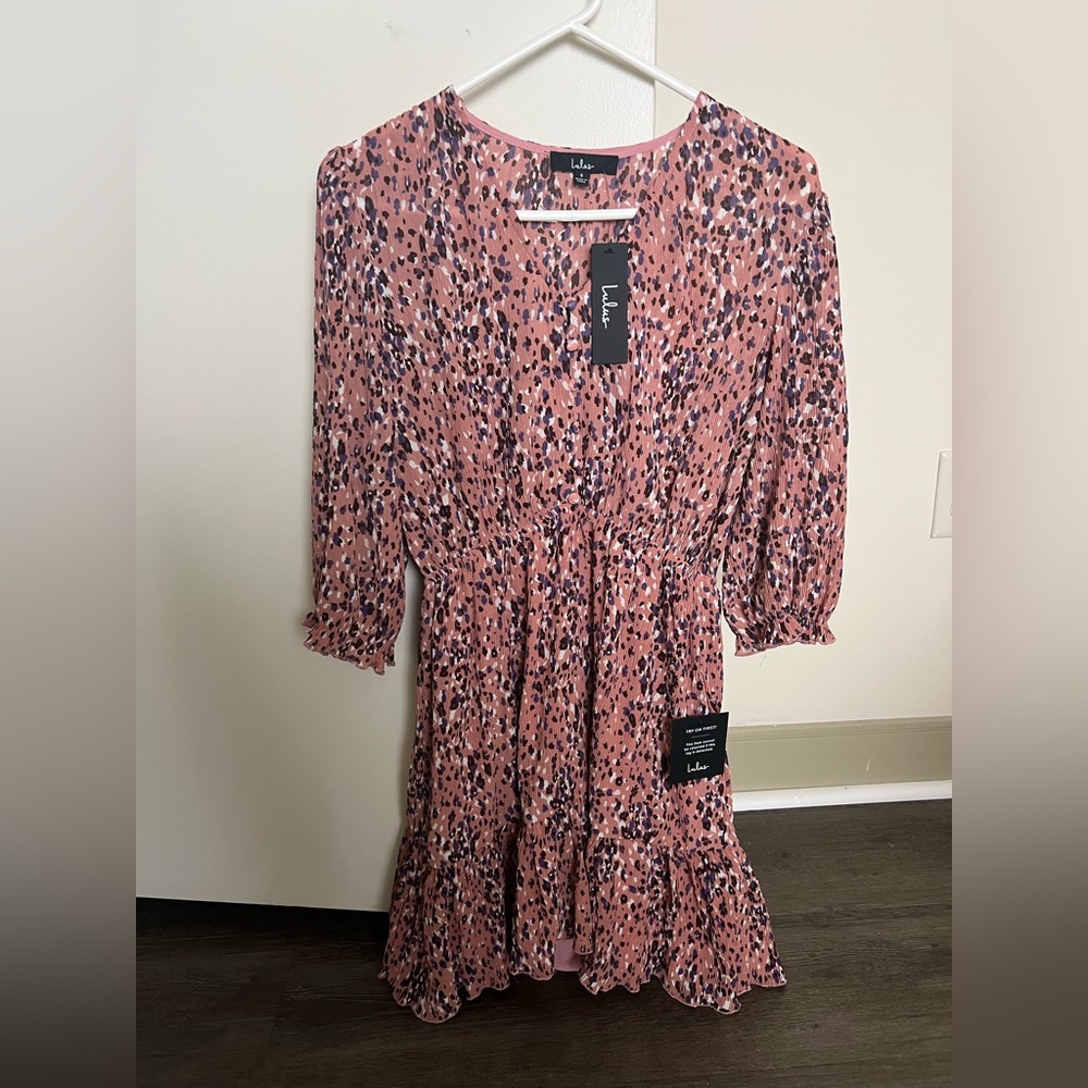Lulus Small NWT Mauve Print V Neck Mini Dress